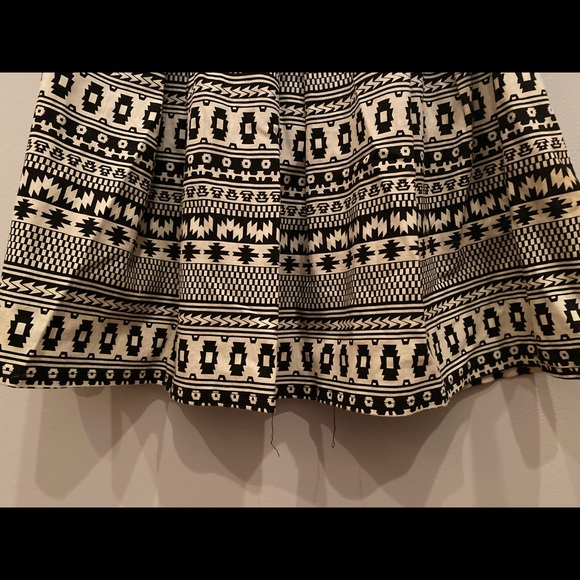 🦋 3/$15 MIAMI black and white Aztec print skater skirt - Picture 4 of 9